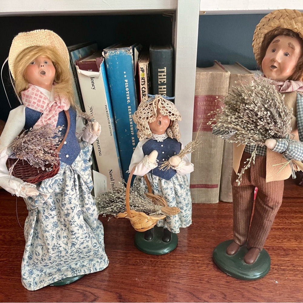 Byers Choice 1992 Cries of London Lavender Family